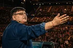 Pinal Dave keynote stage photo thumbnail